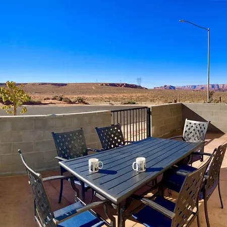 Local View Pet Friendly Boat Parking Close To Antelope Canyon Horseshoebend