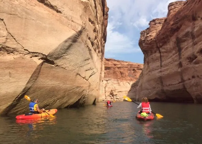 Local View Pet Friendly Boat Parking Close To Antelope Canyon Horseshoebend *